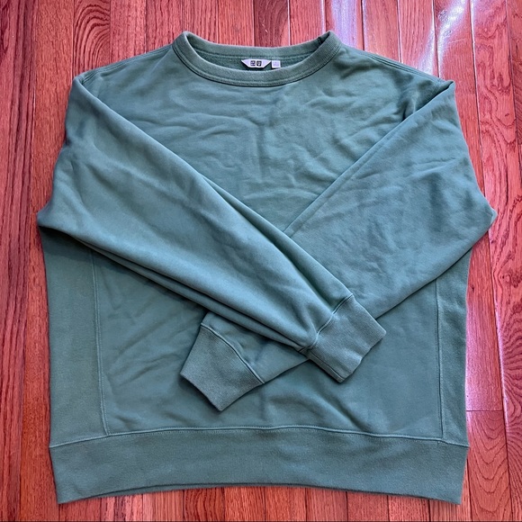 Uniqlo green sweatshirt - Picture 1 of 4